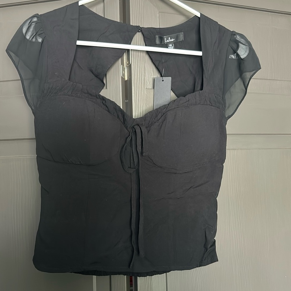 Lulu’s Black Open Back Top. Size XS